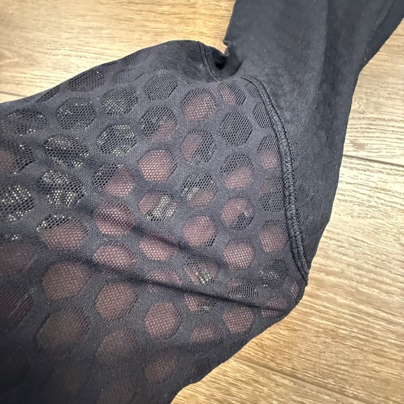Lululemon Geo Tight 28" Black Lululemon Lab Mesh Hi-Rise, Textured Athletic Sz 6 - Picture 5 of 11
